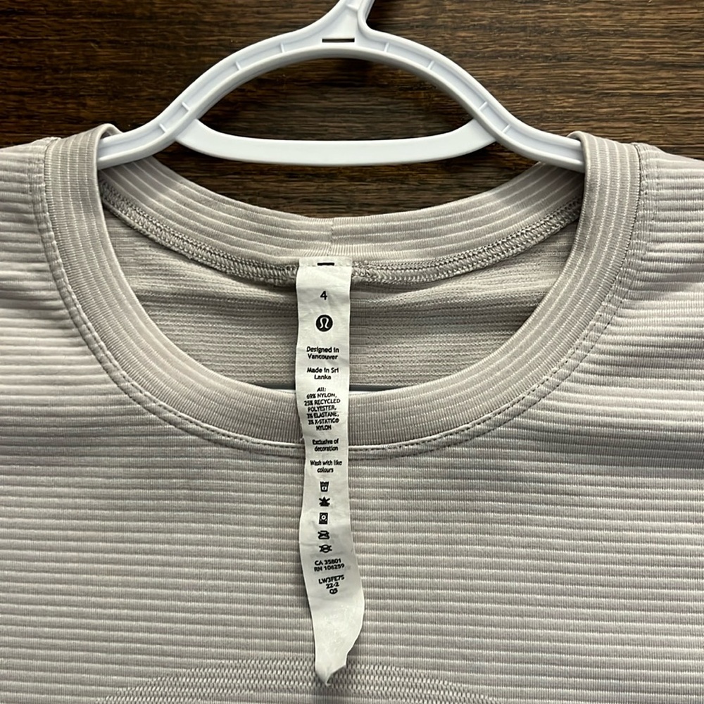 Lululemon long sleeve shirt - Picture 3 of 6